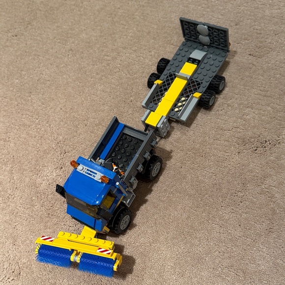 Lego sweeper with trailer - Picture 1 of 3